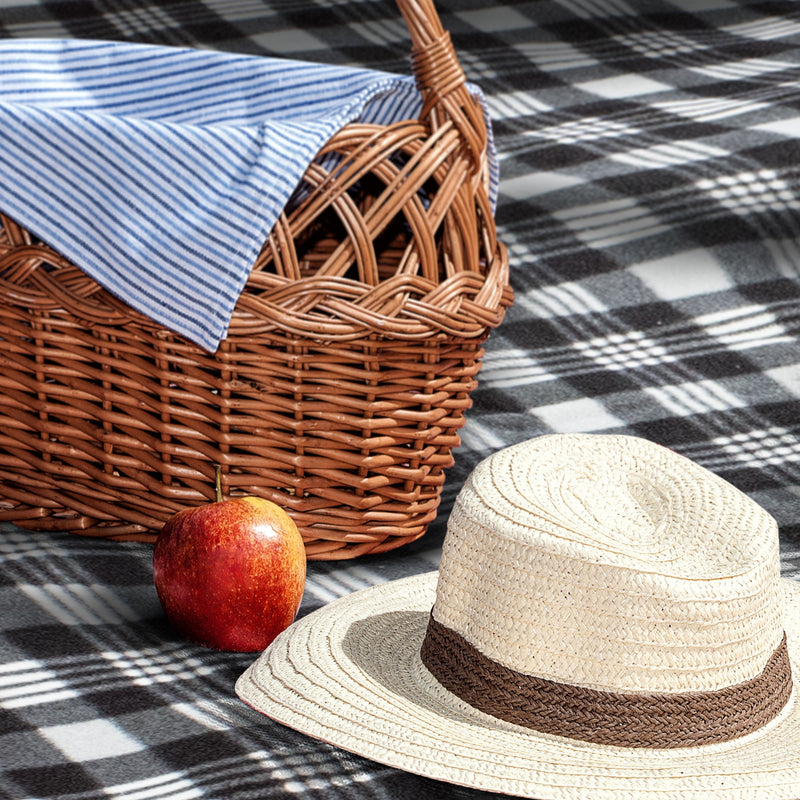 Trends 112565 Dakota Picnic Blanket – Feature
