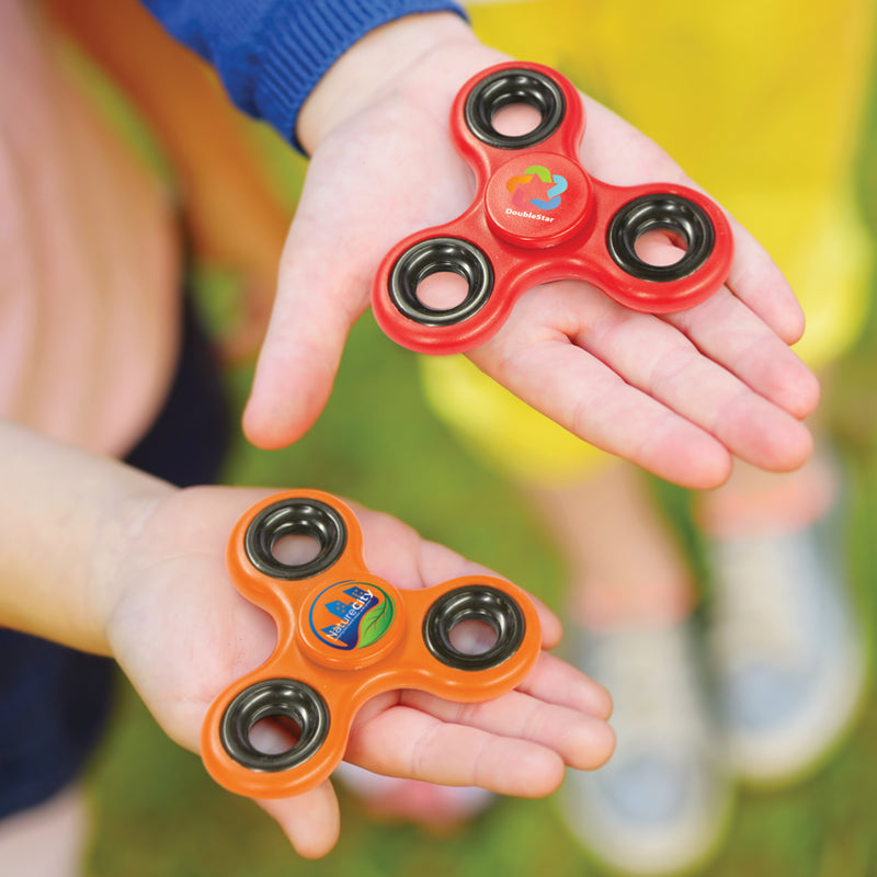 Trends 113016 Fidget Spinner – Feature