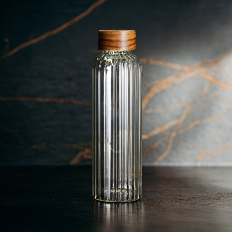 Trends 127436 Keepsake Linear Glass Drink Bottle – Feature