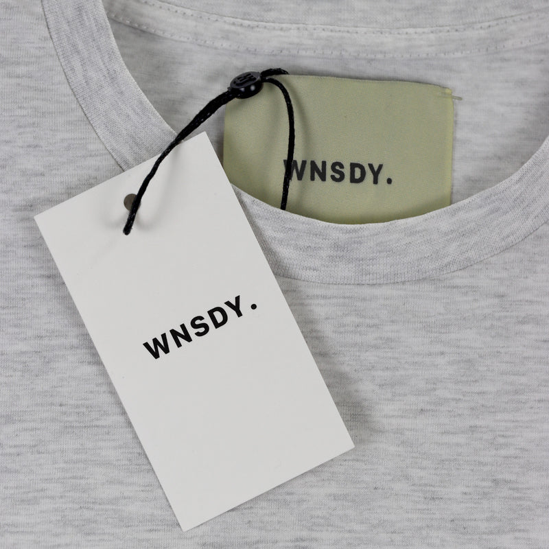 Trends 128474 WNSDY Essential Tee – Label