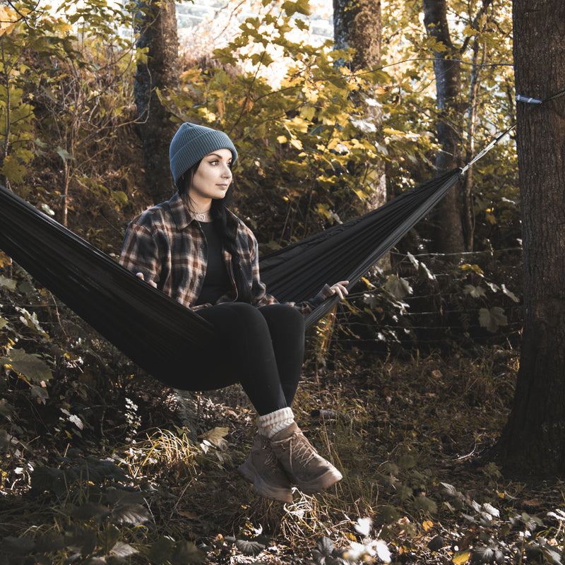 Trends 129106 Frontier Stratus Outdoor Hammock New – Feature