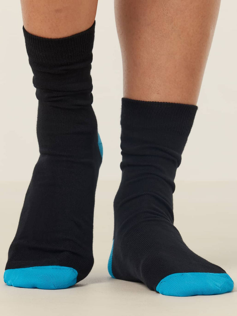 Black/cyan