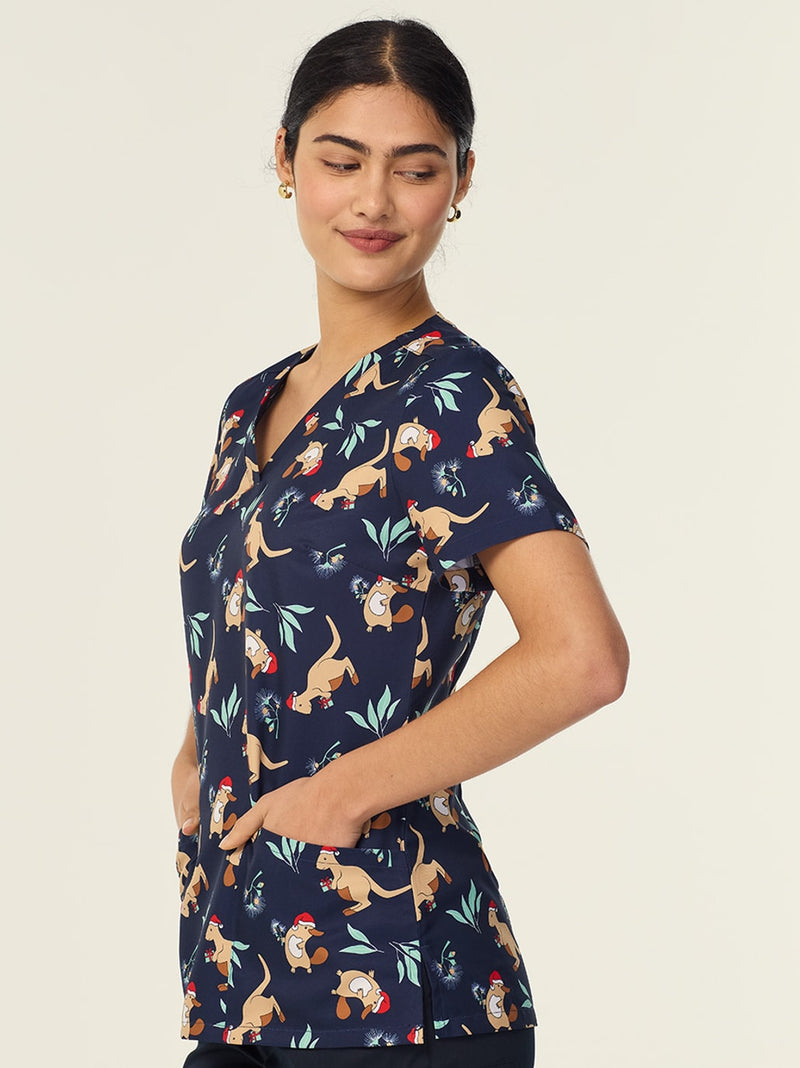NNT CATL1K Native Xmas Print Scrub Top Ladies – product photo