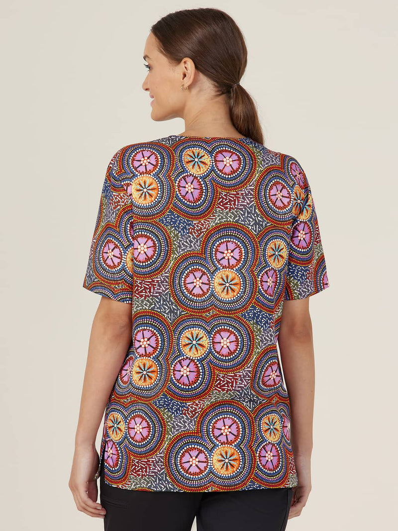 NNT CATRGJ Bush Tucker Indigenous Scrub Top Unisex – product photo
