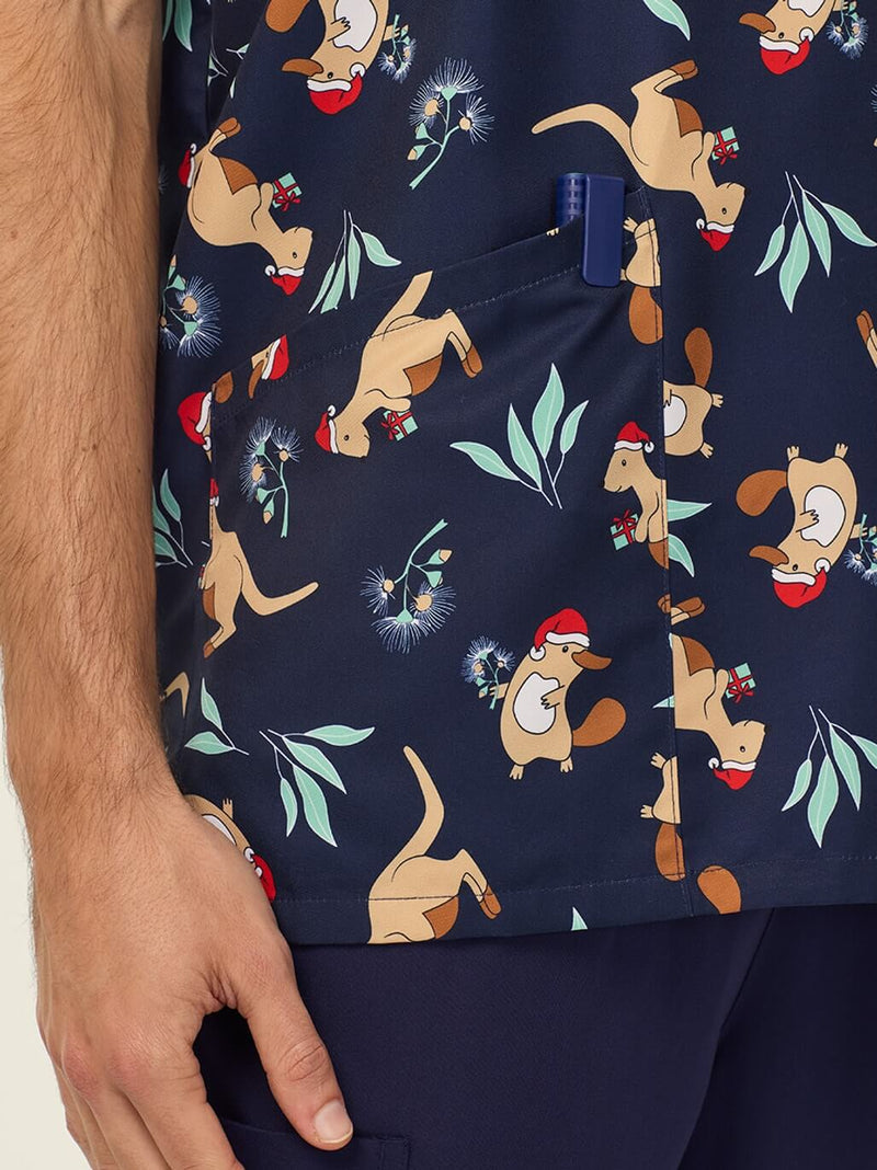 NNT CATRJC Native Xmas Print Scrub Top Unisex – product photo