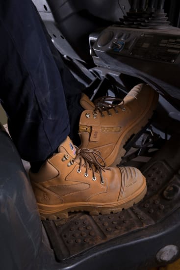 steel-blue-312658-parkes-zip-scuff-cap-boot wheat